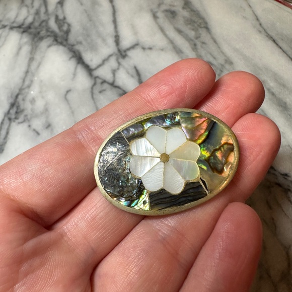 Vintage Mexico Alpaca Mother of Pearl Inlay Flower Brooch Pendant - Picture 2 of 5